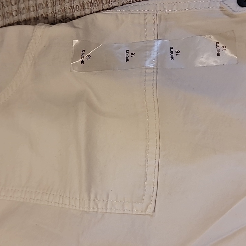 Sonoma Mid Rise Shorts 18 - Picture 4 of 4